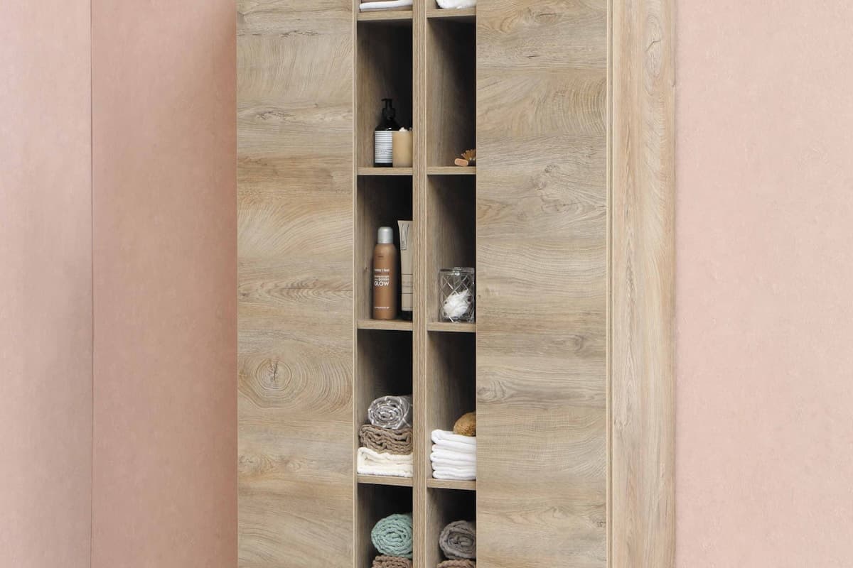 Bespoke Wardrobe - Personal spaces with intelligent organization and refined craftsmanship